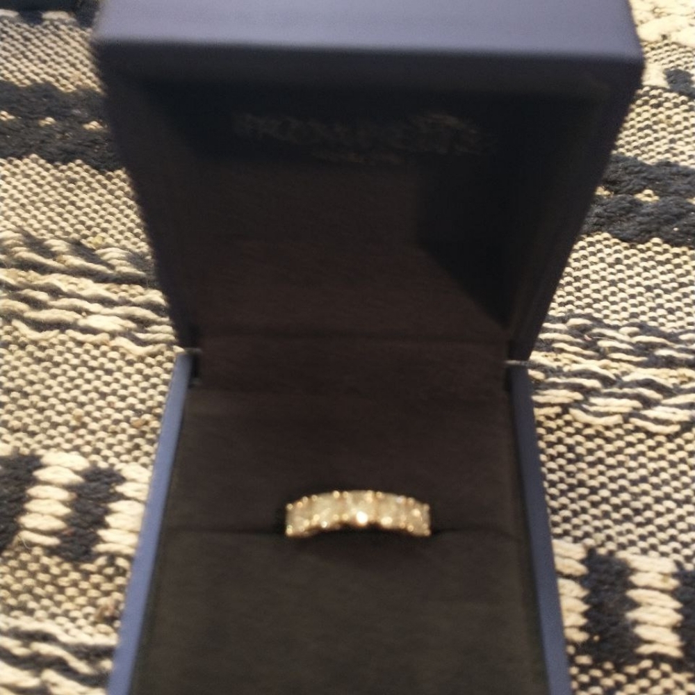 Real diamond wedding ring